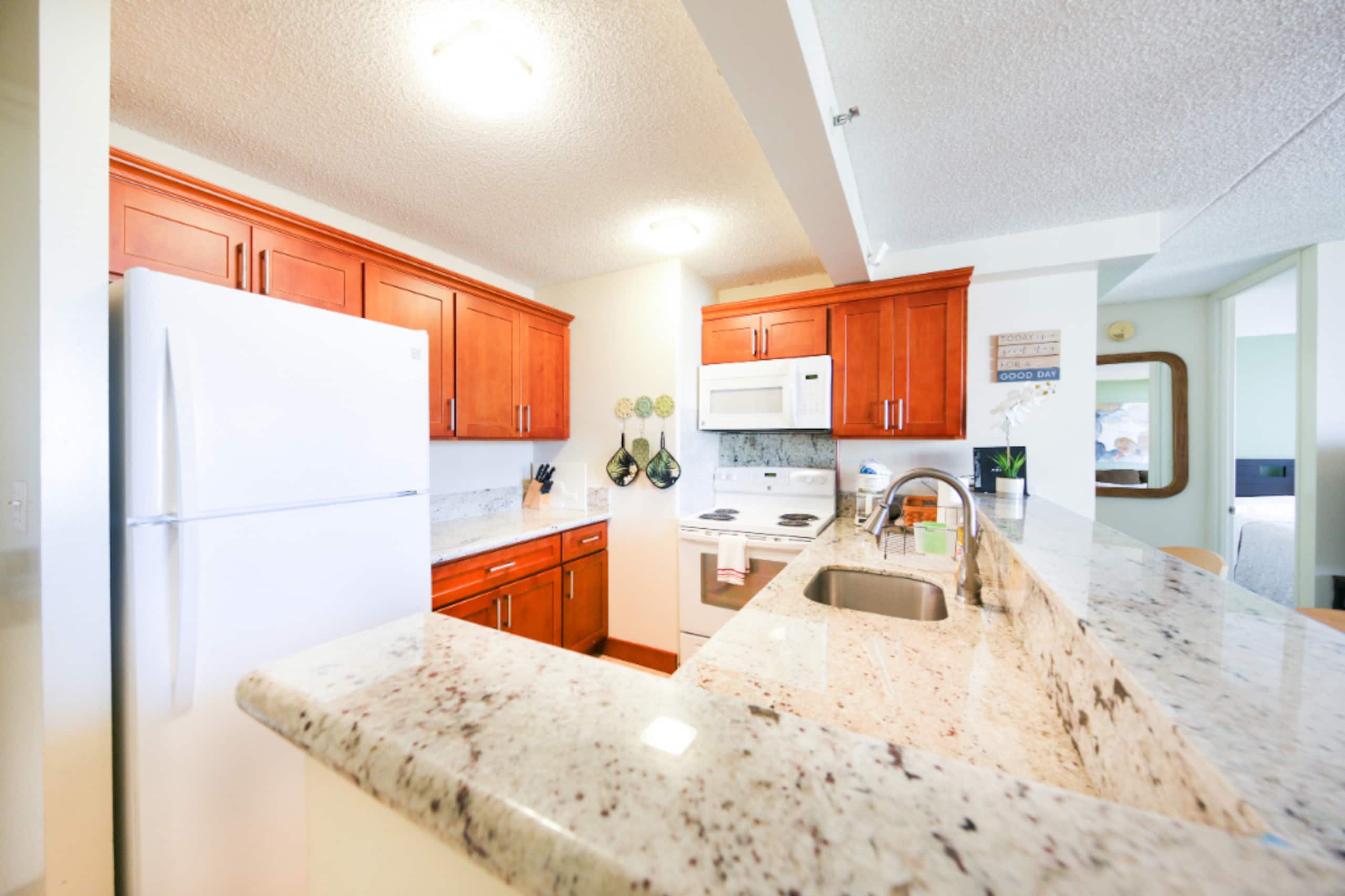 Hotel in Honolulu · ★4.6 · 1 bedroom · 2 beds · 1 private bath - Image 7