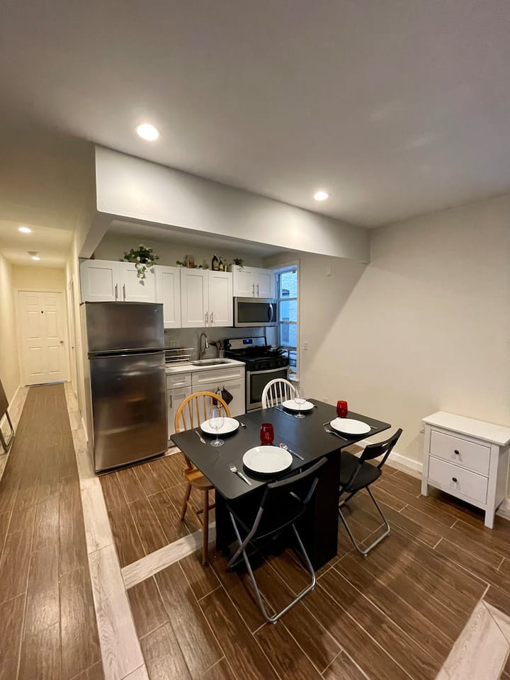 Elegant 2 Bedrooms 14 minutes to Times Square!