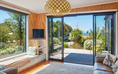 Bach7 by the Sea - Spa Pool, Views, Walk to Beach!