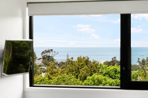 Popular Airbnb listing: Floriana on Church - Oneroa in Waiheke Island