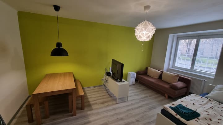 Green Apartment Near Castle - Prague