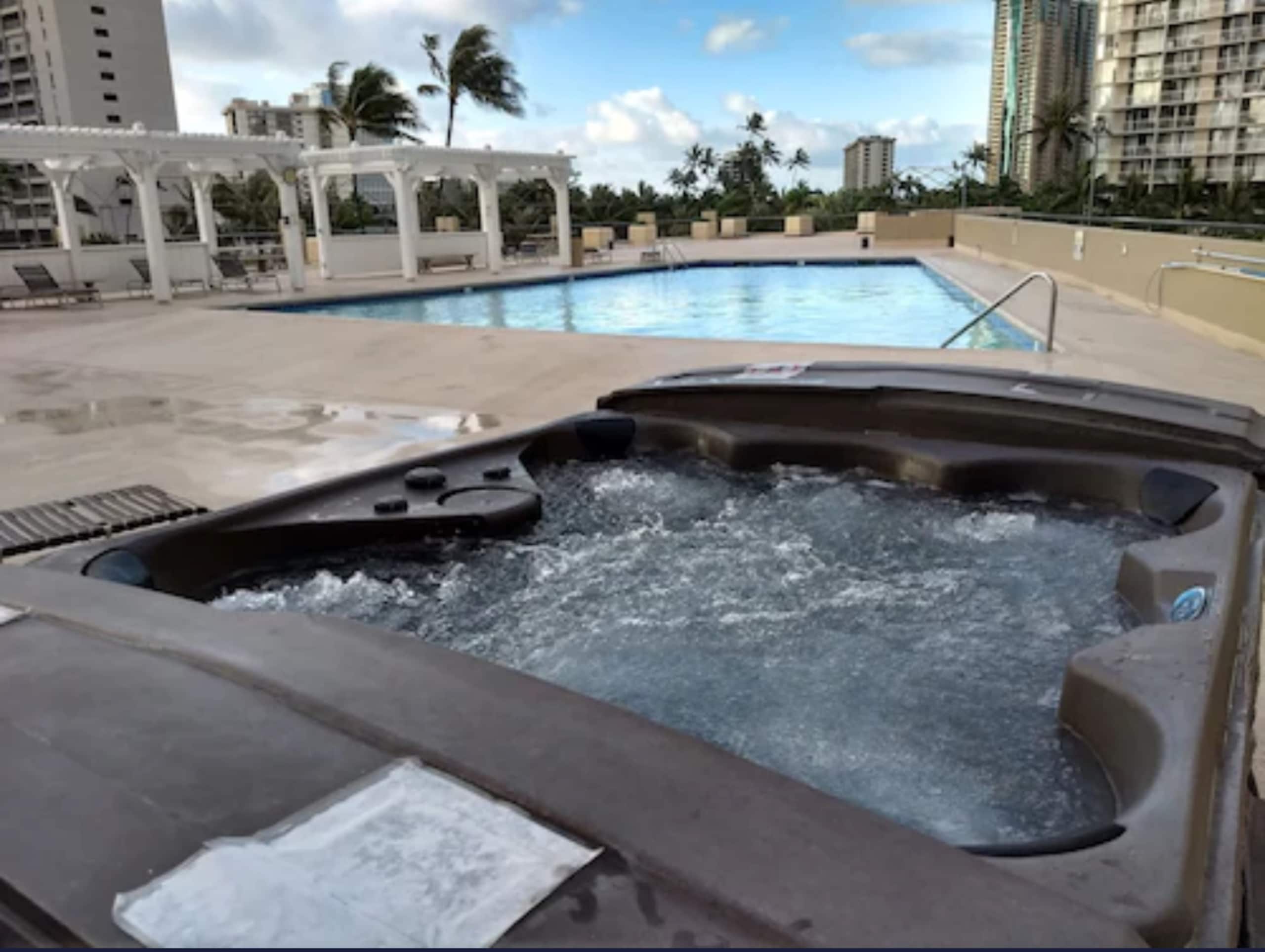 Condo in Honolulu · ★4.91 · 1 bedroom · 2 beds · 1 private bath - Image 22