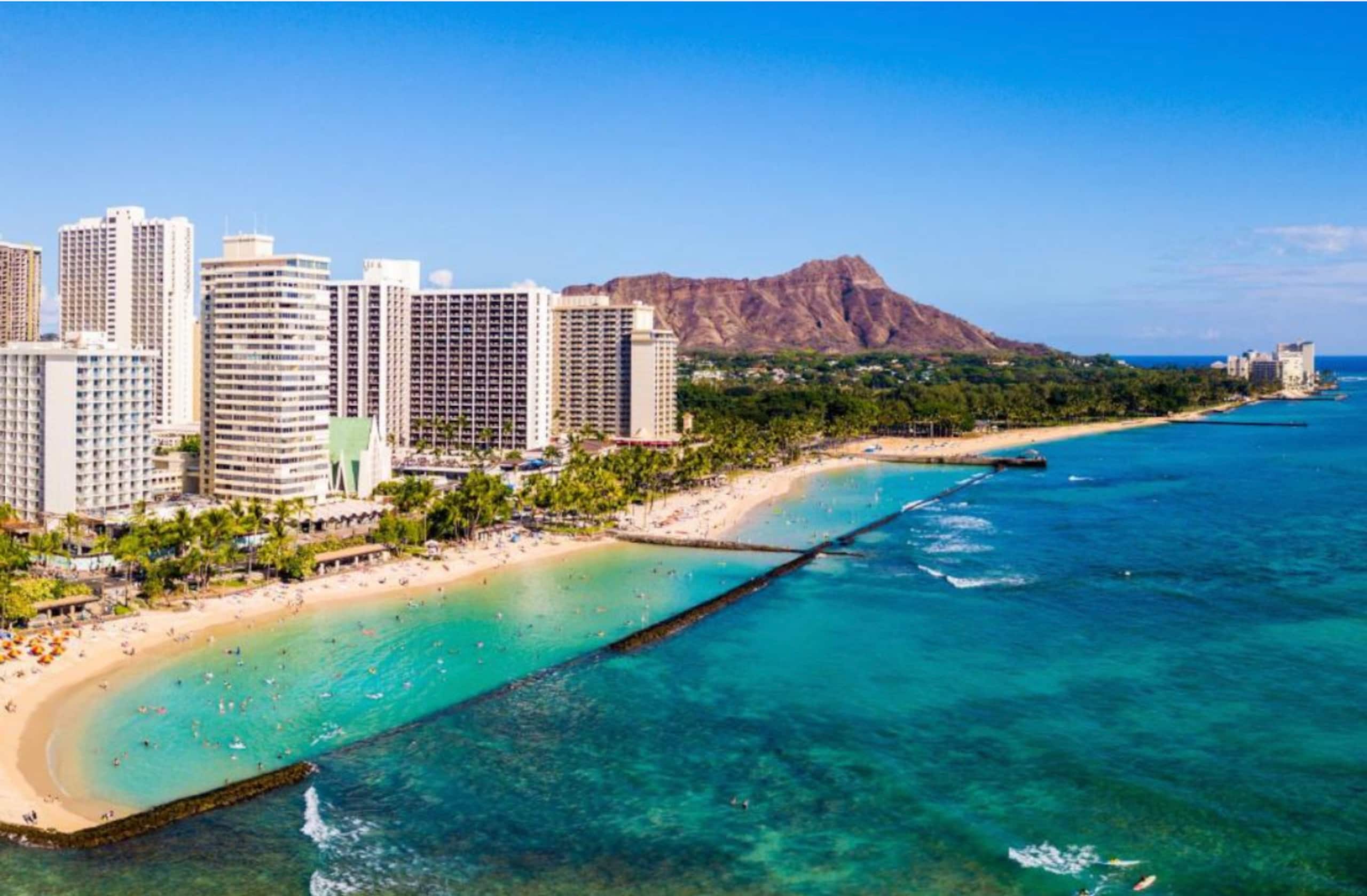 Condo in Honolulu · ★4.91 · 1 bedroom · 2 beds · 1 private bath - Image 30