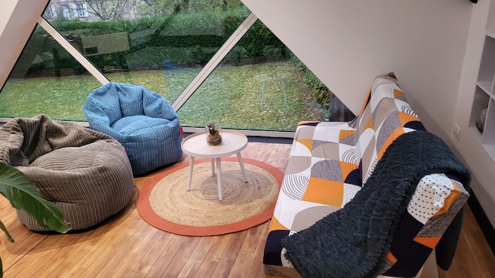 Airbnb Calixte Rai
Შეზლონგი ანტრესოლით
Აუზის ხედი და ბაღის ხედი