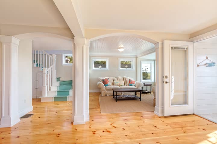 Amazing Sunset Views &  W/3 Min Walk To Beach - Newbury, MA