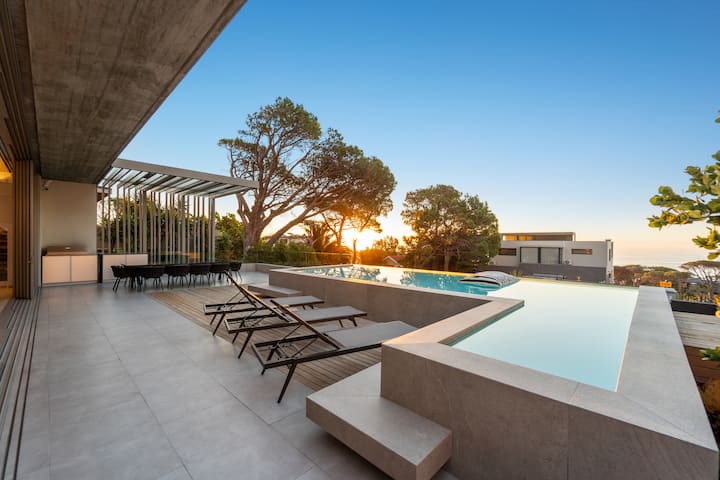 K20 - Designer Villa with Ocean View, Sauna & Gym