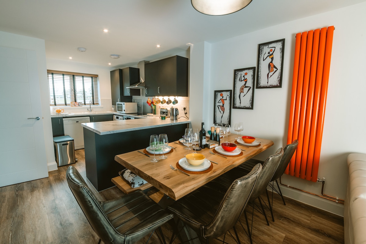 Norwich New 3 Bedroom Townhouse Close to NNUH UEA