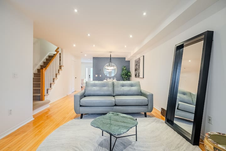 Modern 3BR Home | Private Backyard + Office