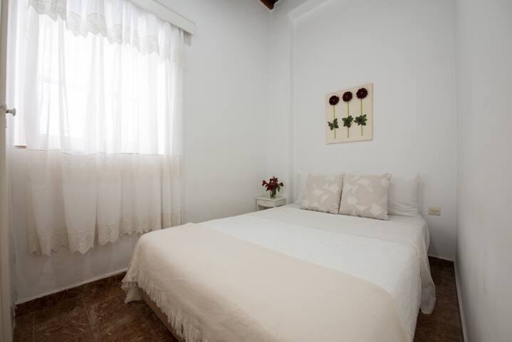 Eleanna’s 2 bedroom Seaview Home gallery image 4