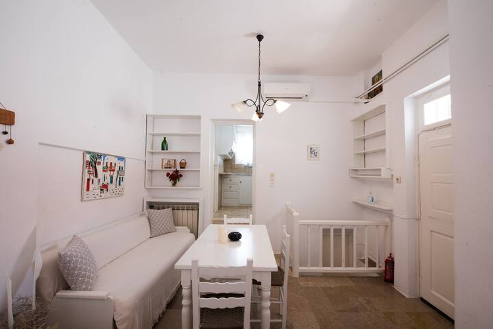 Eleanna’s 2 bedroom Seaview Home gallery image 5