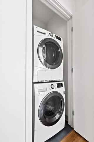 Luxury 2 Br 2 Ba apt Boston Jamica pond gallery image 4