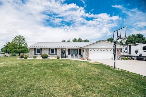 Open Concept House w/ Great Outdoor Space near FW
