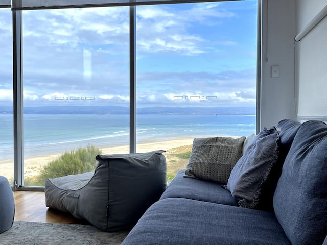 Three Little Birds at Freycinet Ocean Beach Views