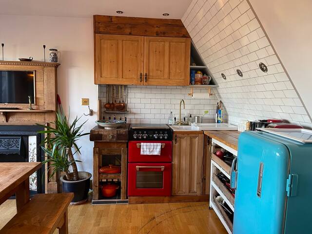 The Lookout: London’s Panoramic 3 Bed gallery image 3