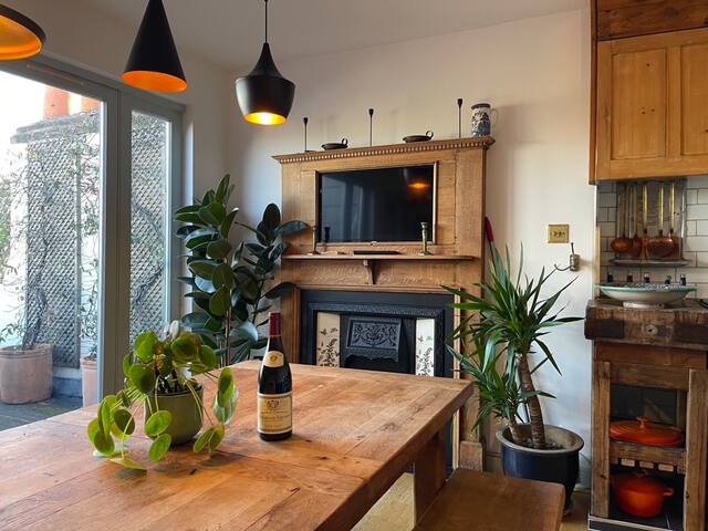 The Lookout: London’s Panoramic 3 Bed gallery image 4