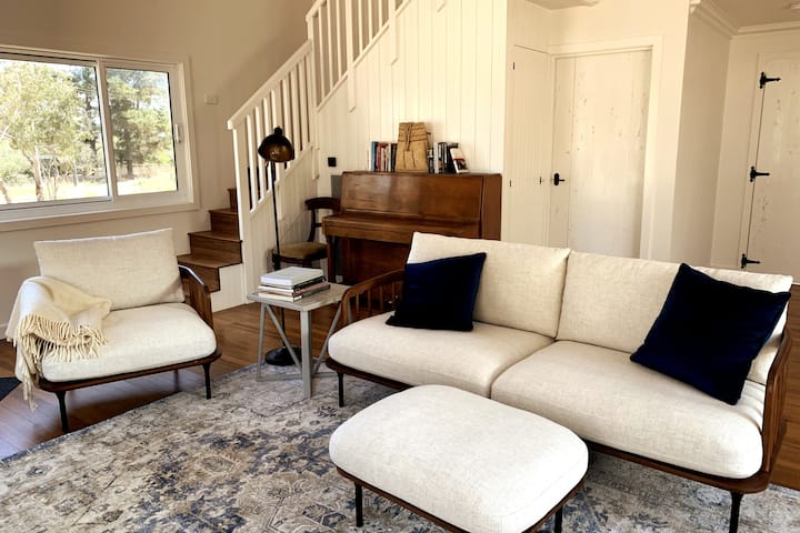 Summit House - (2 Bedrooms) - Armidale