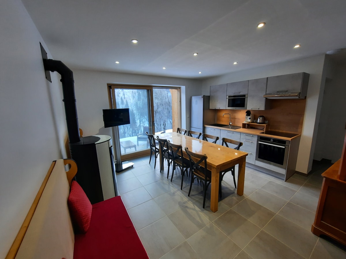 Popular Airbnb listing: Chalet L'Harmonieux, Comfort in a natural location in La Léchère