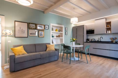 Top performing Airbnb: Spacious charming apartment in the city center in Bergamo