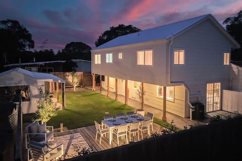 Popular Airbnb listing: The Café House - 5 min walk to the beach in Bawley Point
