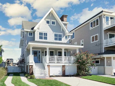 Newly Renovated (2025!) Bayfront Retreat!