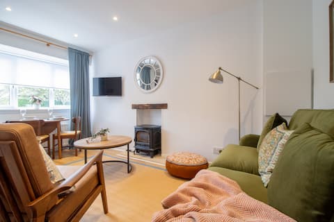 Henry Bell - Cosy 2-bedroom cottage