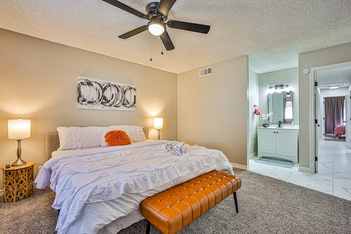 Საძინებელი 1 - მთავარი საძინებელი, 1 დიდი ზომის საწოლი, ცალკე აბაზანა-ტუალეტით.