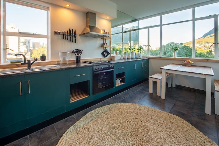 Mountain Views | Central | Garden | Pool | Parking gallery image 4