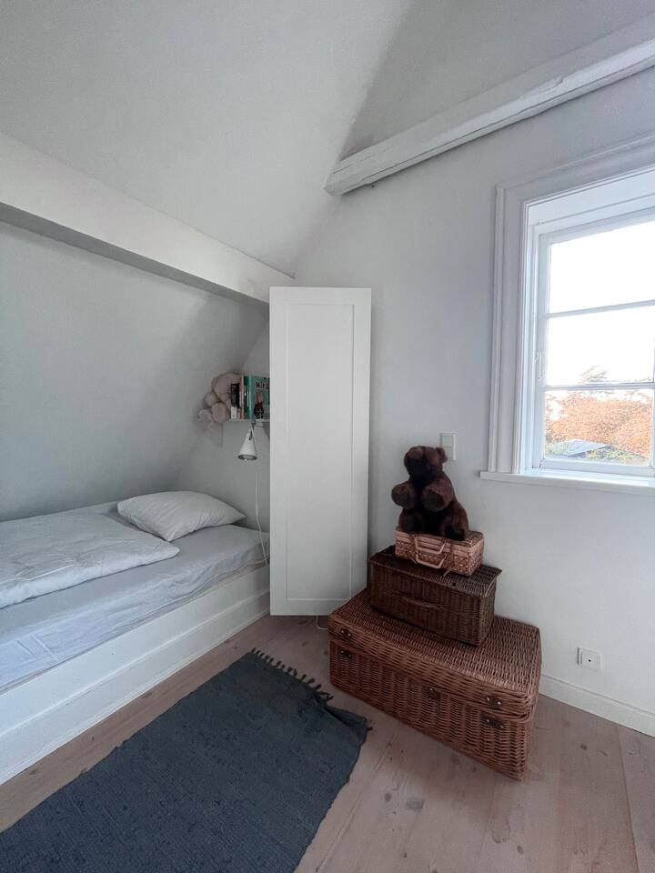 子供と大人の両方に適した素敵な屋根裏部屋