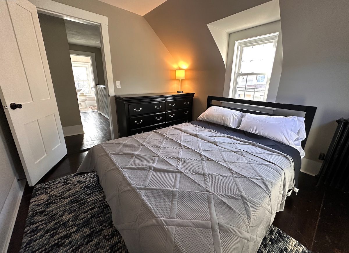 Spavaća soba 3 od 4, bračni krevet (160x200), 2. kat