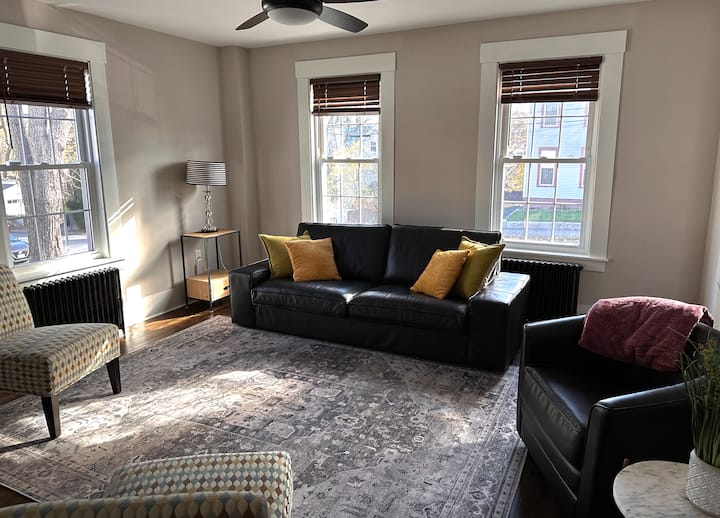 Charming Sun-filled Home Near Downtown Concord - Concord, NH