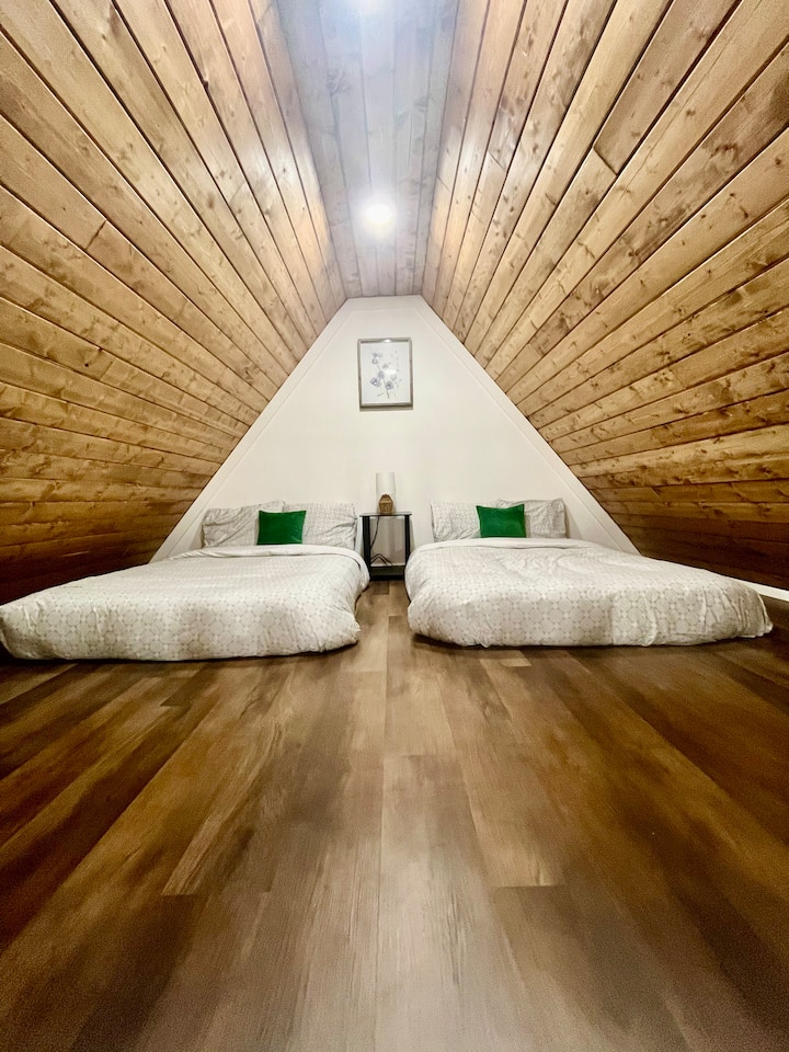 Loft med to dobbeltsenge