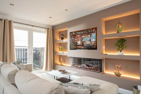 Successful Airbnb property: Explore Belfast from our warm and Cosy getaway! in Ballymacarrett