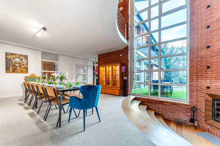 Amazing villa pool sauna hot tube & free parking gallery image 5