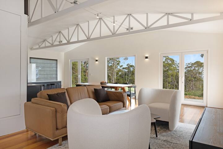 Newhaven – Breathtaking views over Dover Bay gallery image 5