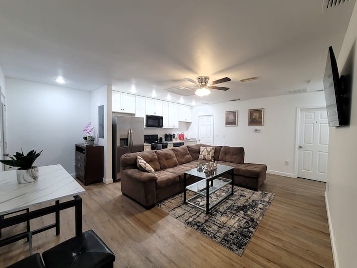 [5b/2b] One Unit Of A Duplex Nr Fsu-2 (126) - Tallahassee, FL