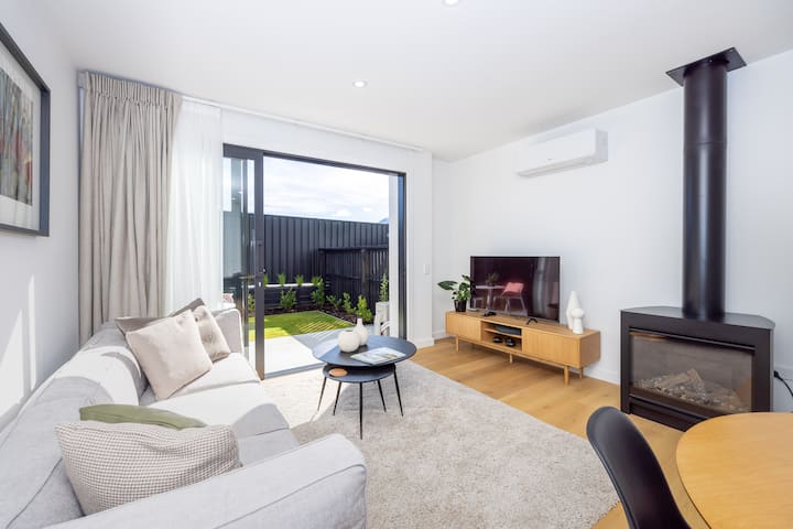 Luxury 3 Bedroom Wanaka Townhouse - ワナカ