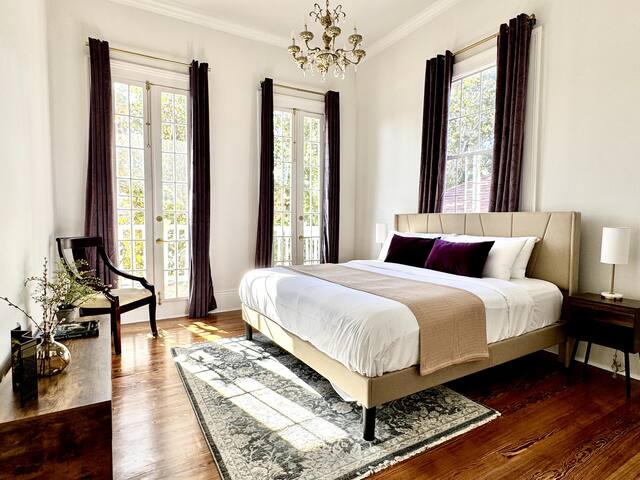 Elegant Garden District 4BR Home gallery image 3