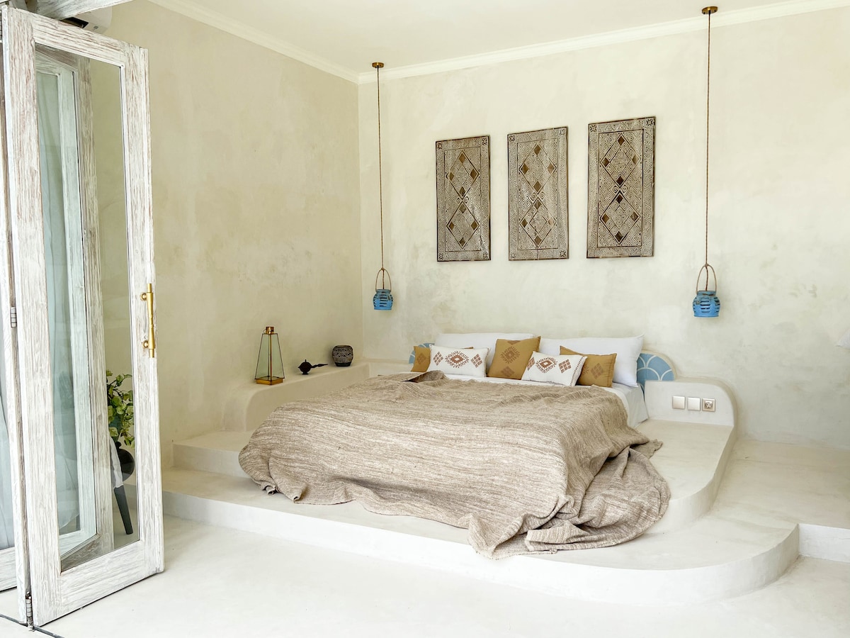 Private villa with pool in Berawa, Canggu, Bali
