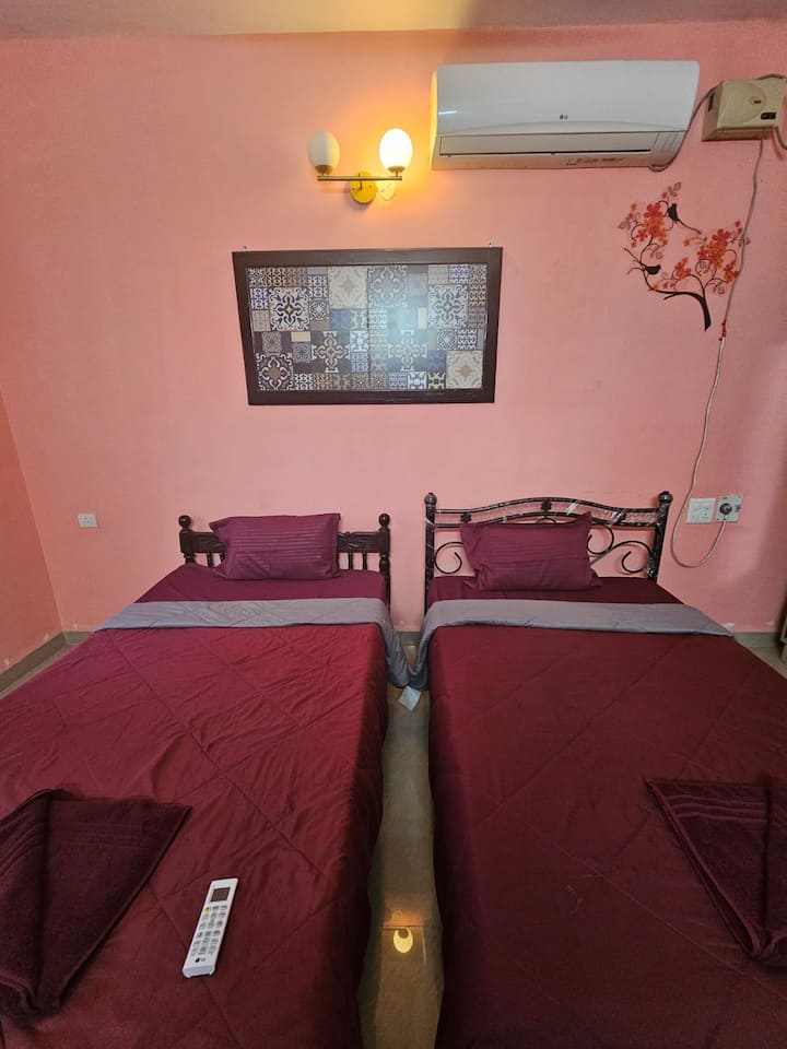 Bedroom 4 image 4