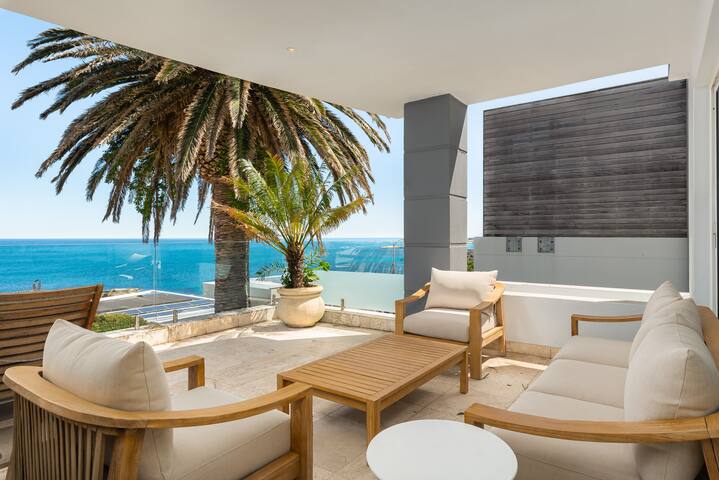 Lux 3 Bedroom Camps Bay | Private Pool | Sea View gallery image 2