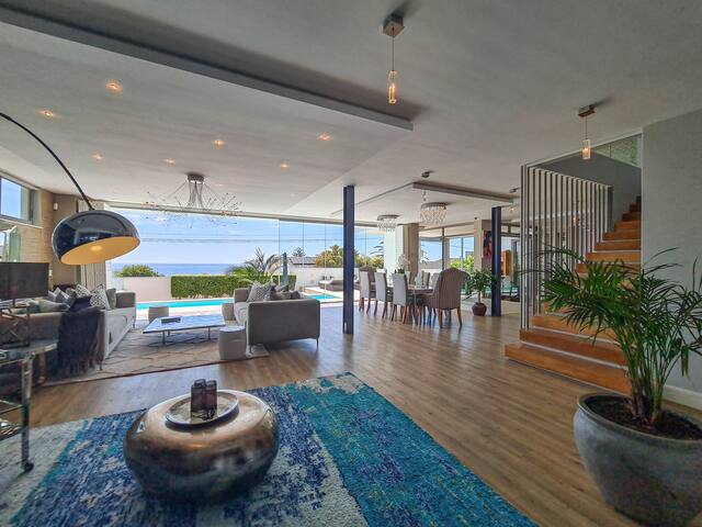 Luxurious Camps Bay Escape