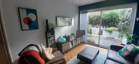 Top performing Airbnb: One-bedroom flat with garden in Hackney