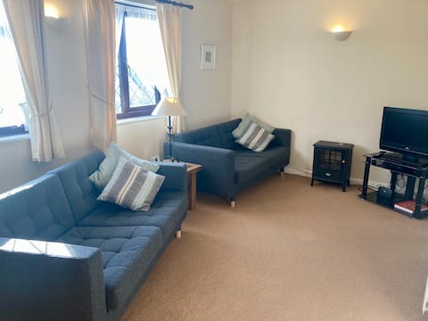 Top performing Airbnb: Perfect location with free parking in Padstow in Padstow