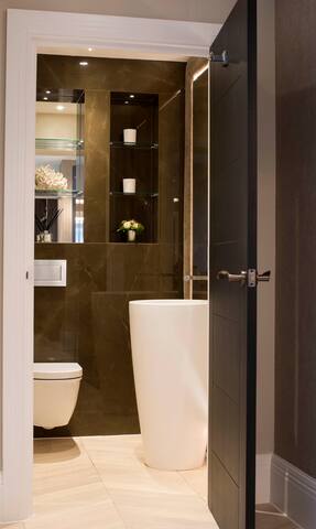 Incredible Covent Garden Duplex gallery image 5