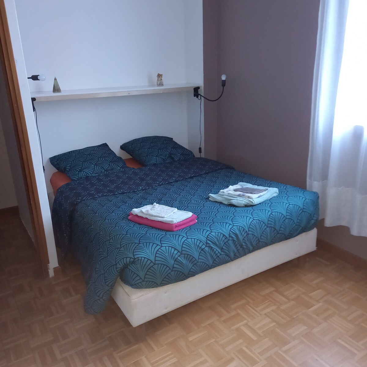 ห้องสีน้ำตาล