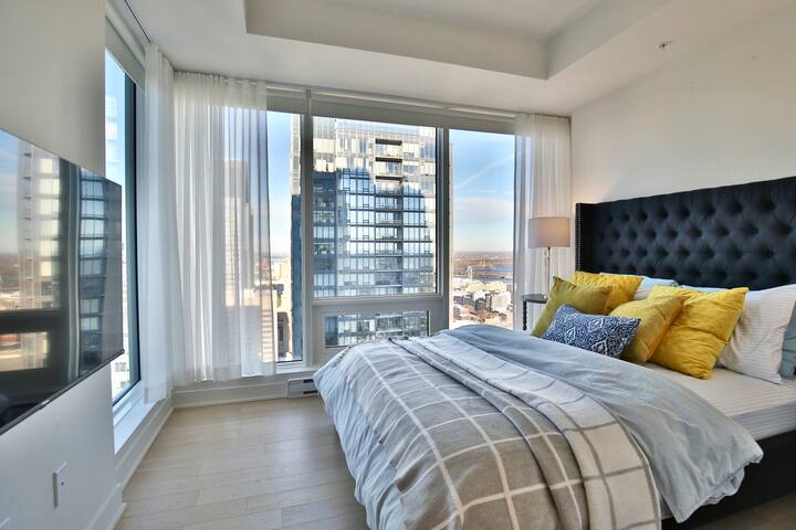 Penthouse 25th Floor Pool/Gym/Spa gallery image 2