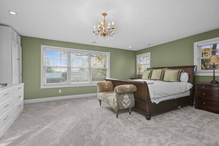 Executive Home in Edina gallery image 5