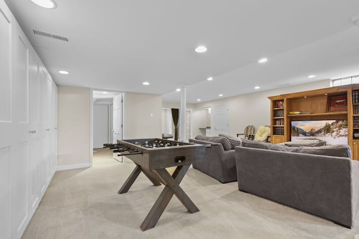 Executive Home in Edina gallery image 4