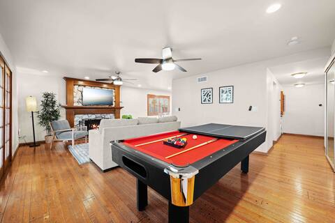 Modern 4B 2BA 15 MIN to Disney! Pool Table & Games