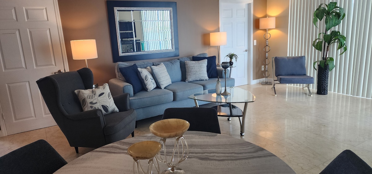 Dhomë ndenjjeje me pamje të drejtpërdrejtë të Kanalit "Intra costal".